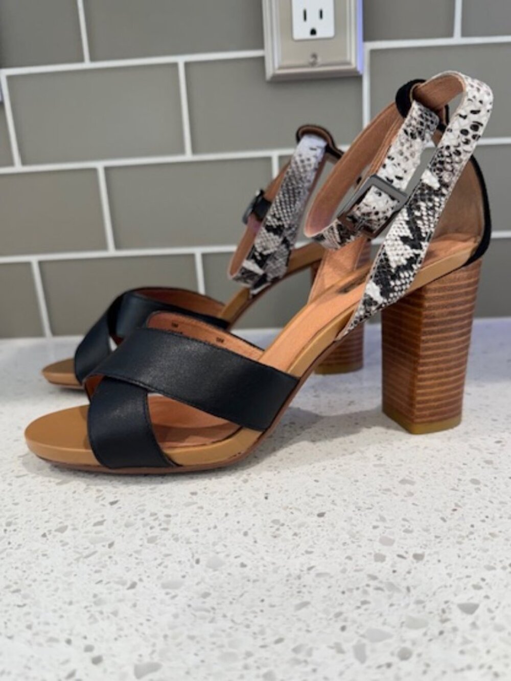Halogen Women's Haley Crisscross Snakeskin Strap Block Heel Sandals in Size 9